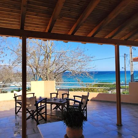 Appartamento Sea View House Aigio Esterno foto